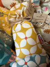 Load image into Gallery viewer, Lavendar bags (natural moth repellent)
