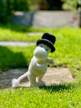 Load image into Gallery viewer, Charlie Bears Minimo Collection Moominpappa
