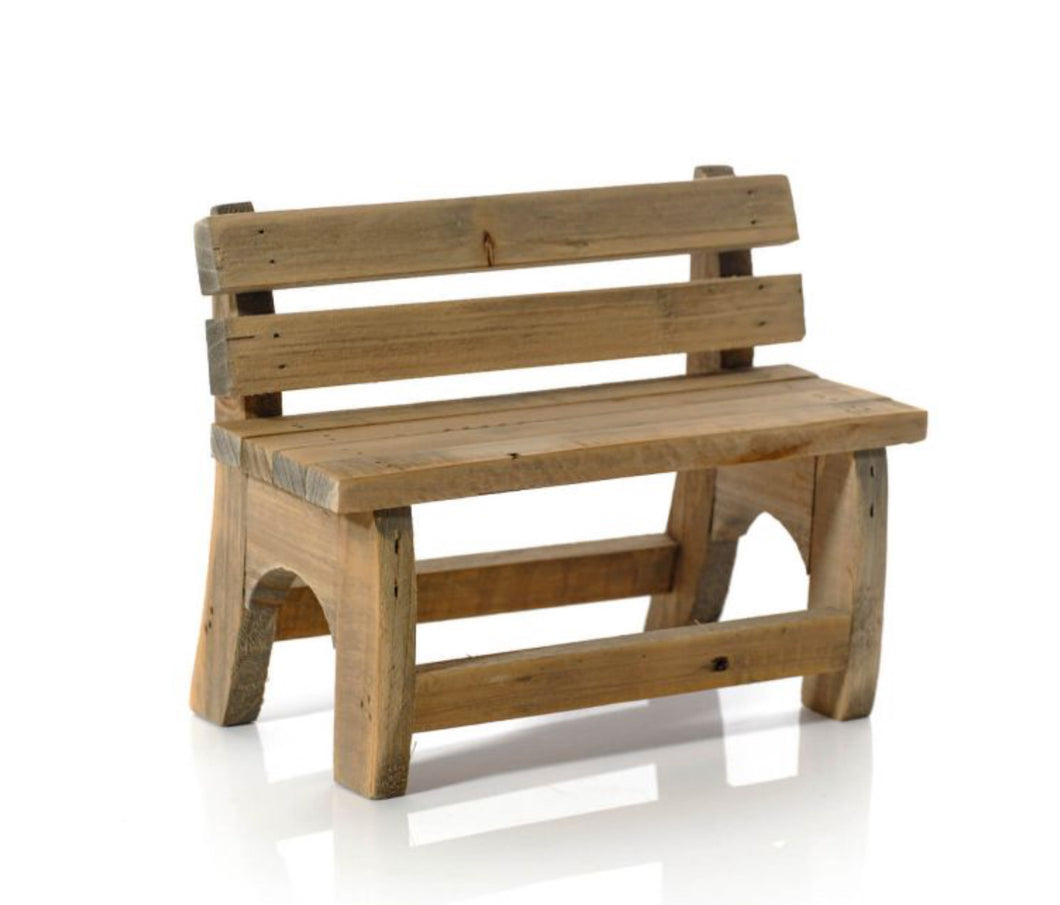 Wooden styling bench for bears