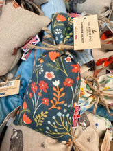 Load image into Gallery viewer, Lavendar bags (natural moth repellent)
